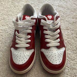 Excellent condition Nike Dunks - Patent Leather Red Valentines - size 3Y/wo4.5